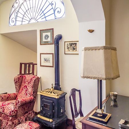 Casa Isabella B&B Рока Сан Джовани Екстериор снимка