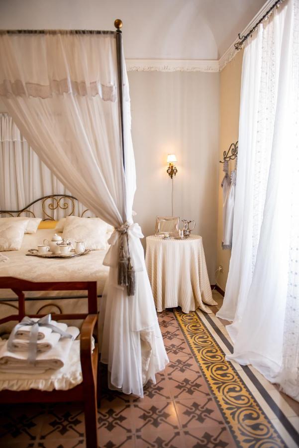 Casa Isabella B&B Рока Сан Джовани Екстериор снимка