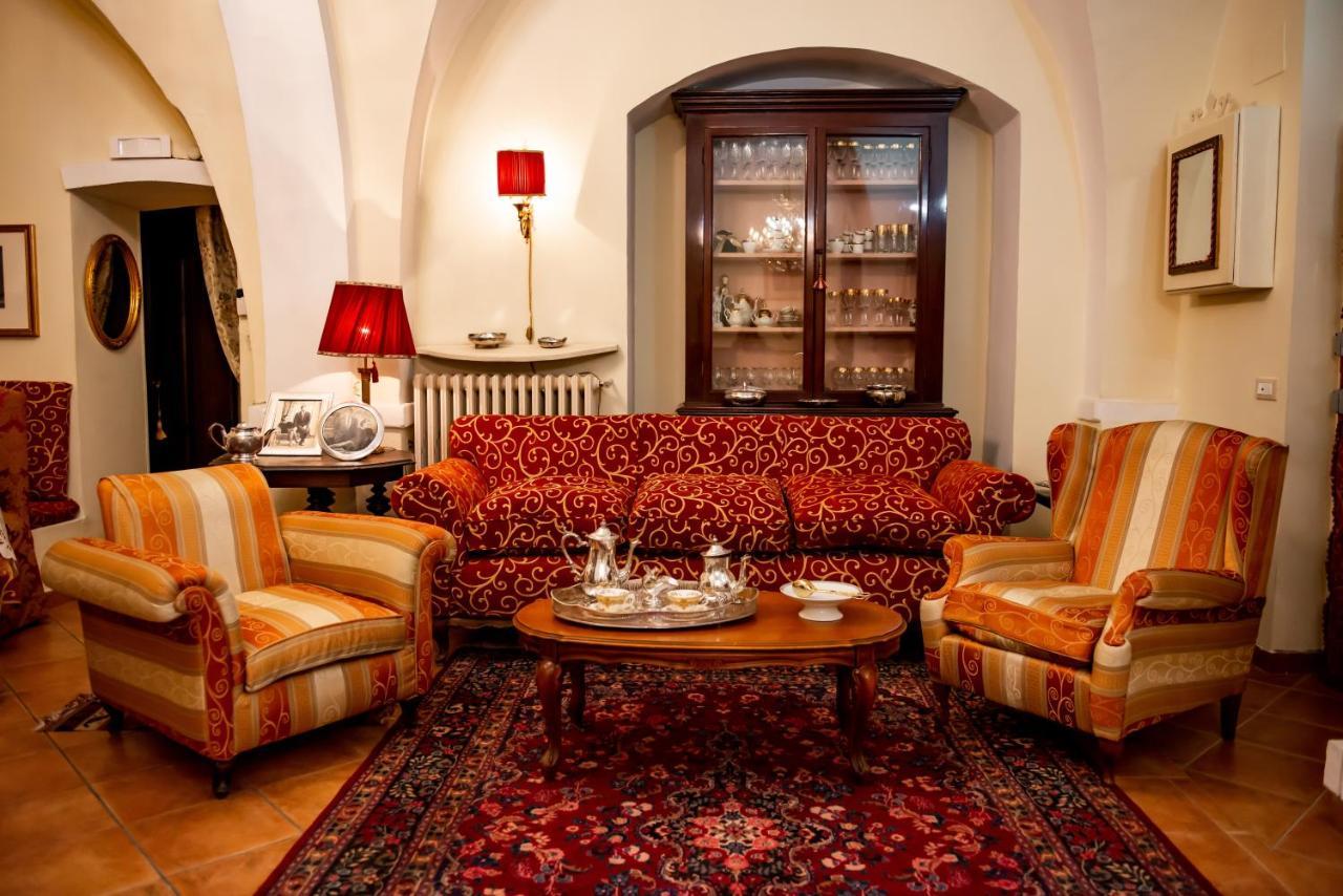 Casa Isabella B&B Рока Сан Джовани Екстериор снимка