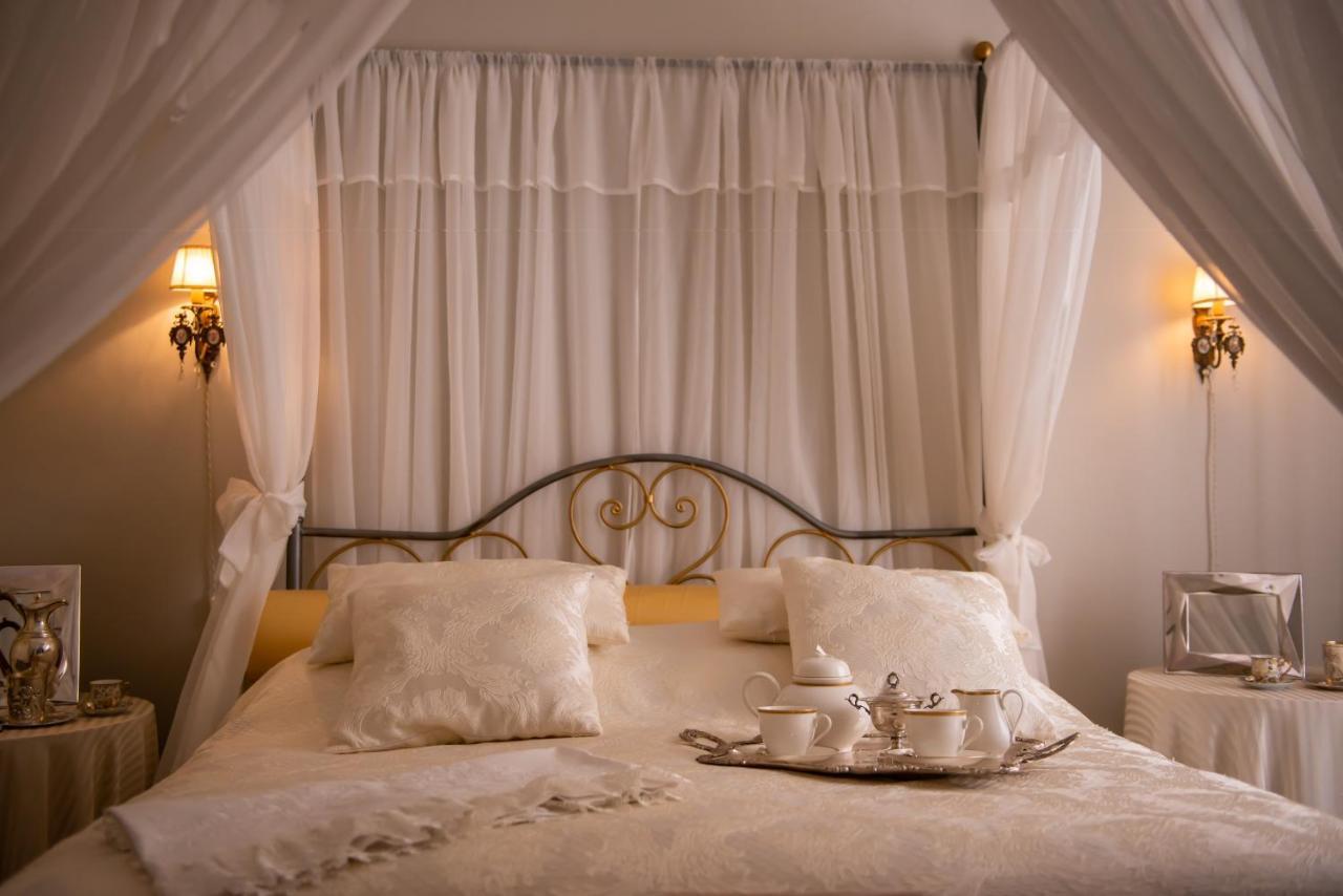 Casa Isabella B&B Рока Сан Джовани Екстериор снимка
