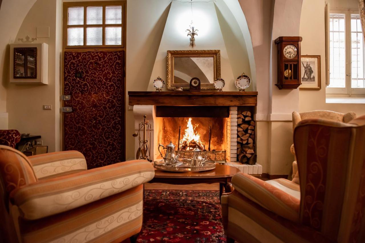 Casa Isabella B&B Рока Сан Джовани Екстериор снимка