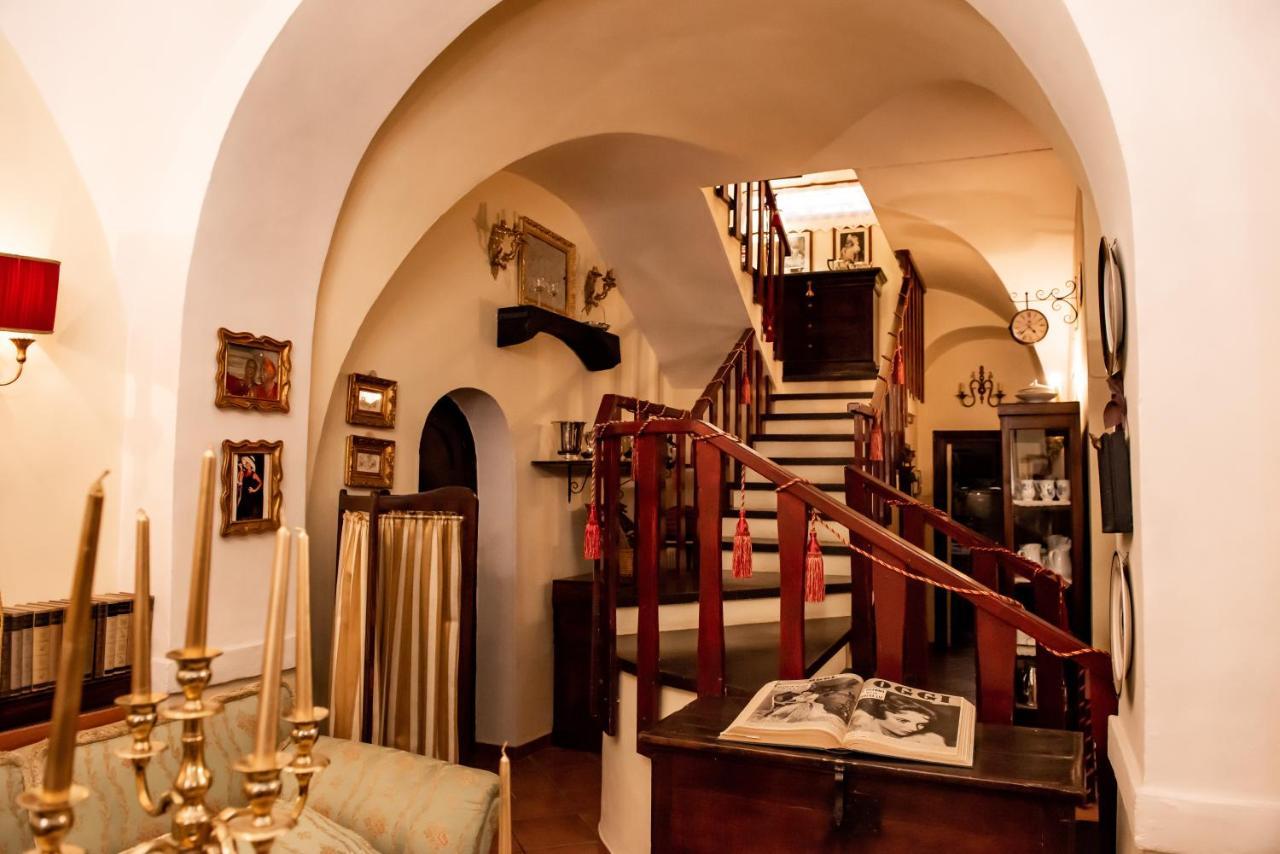 Casa Isabella B&B Рока Сан Джовани Екстериор снимка