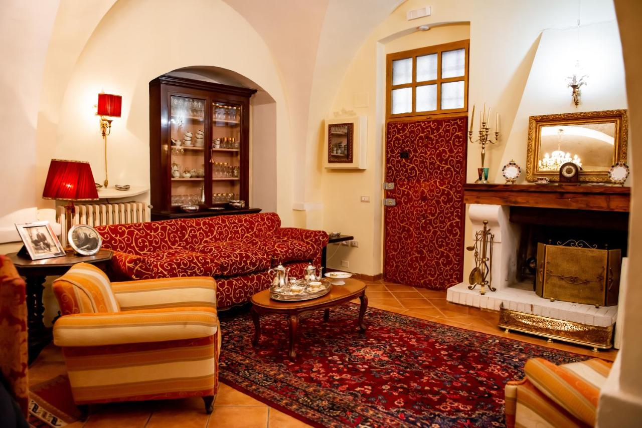 Casa Isabella B&B Рока Сан Джовани Екстериор снимка