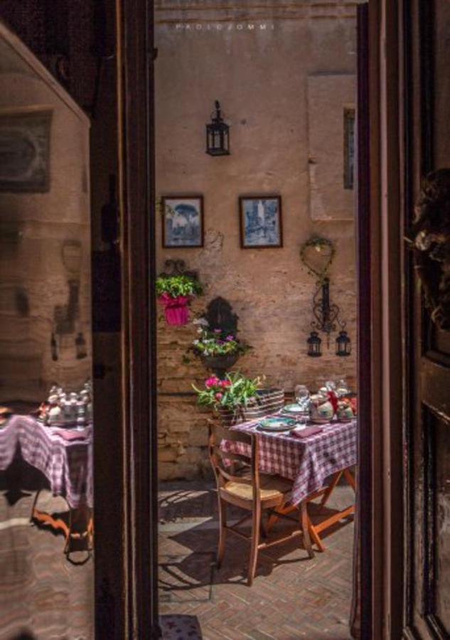 Casa Isabella B&B Рока Сан Джовани Екстериор снимка