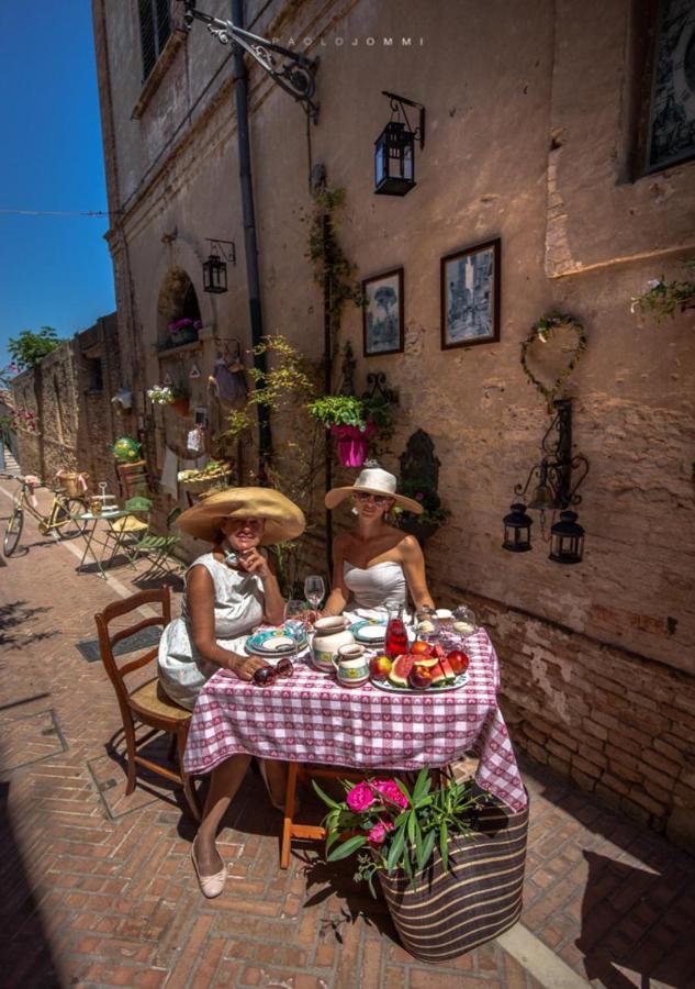 Casa Isabella B&B Рока Сан Джовани Екстериор снимка
