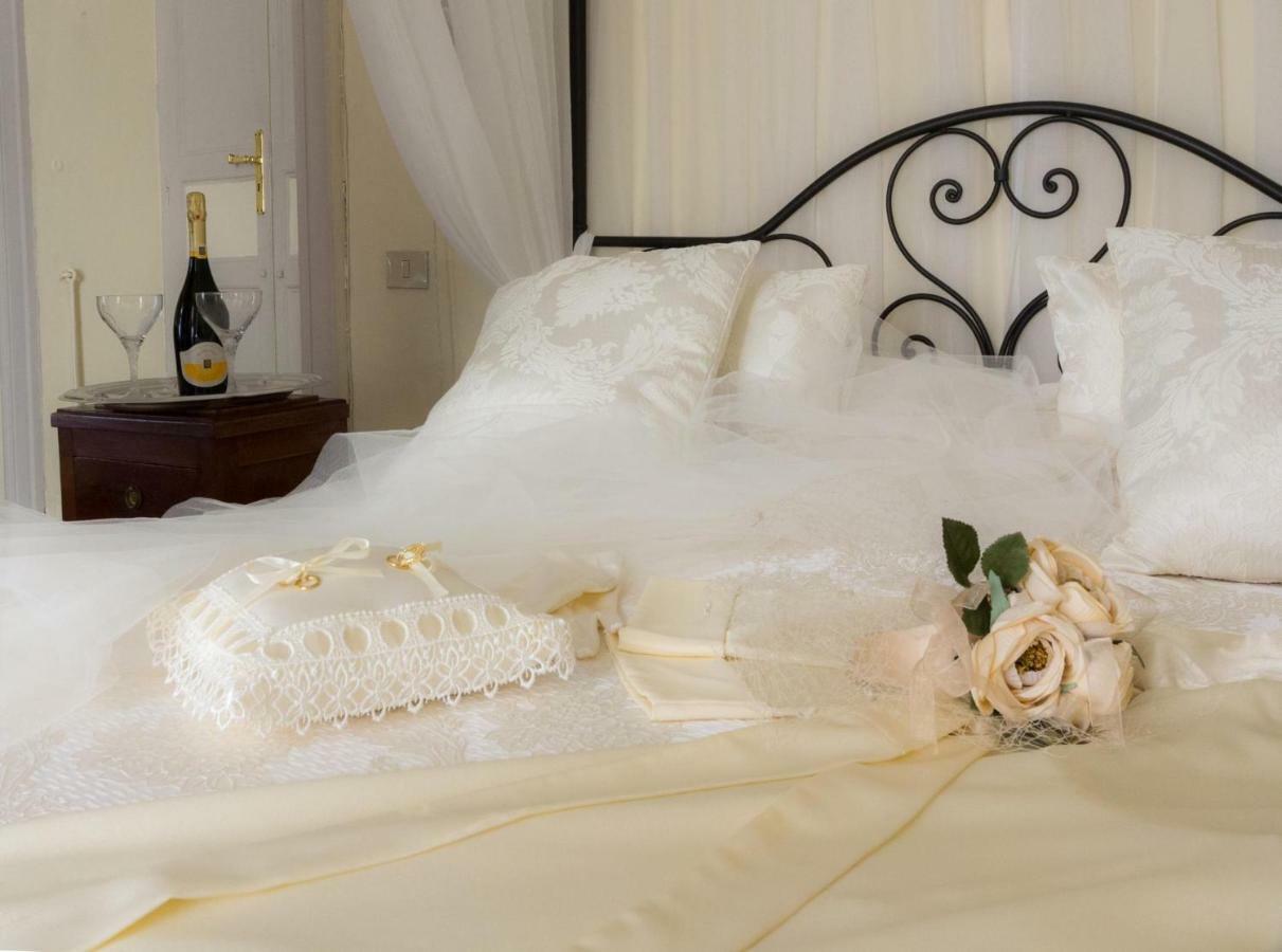 Casa Isabella B&B Рока Сан Джовани Екстериор снимка